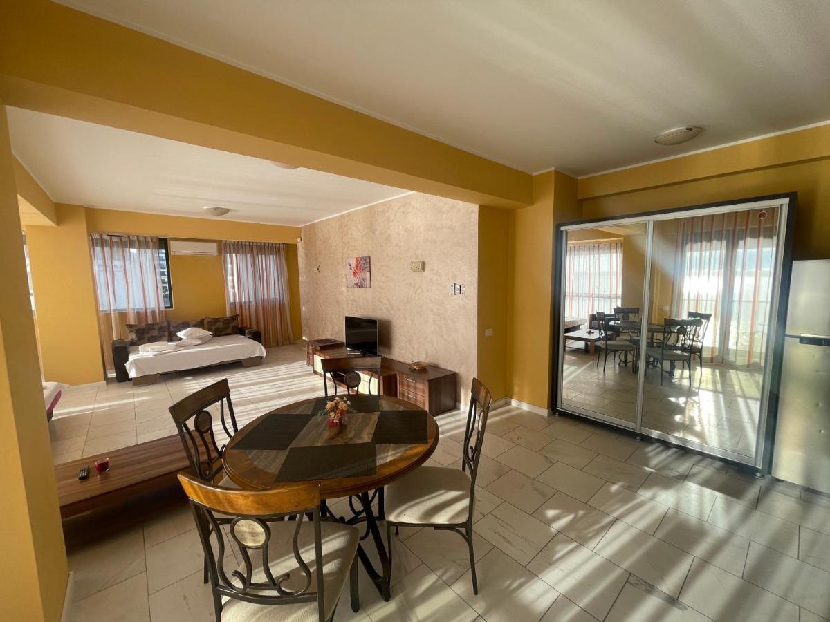 Sophia Lake View Suite Mamaia Dış mekan fotoğraf