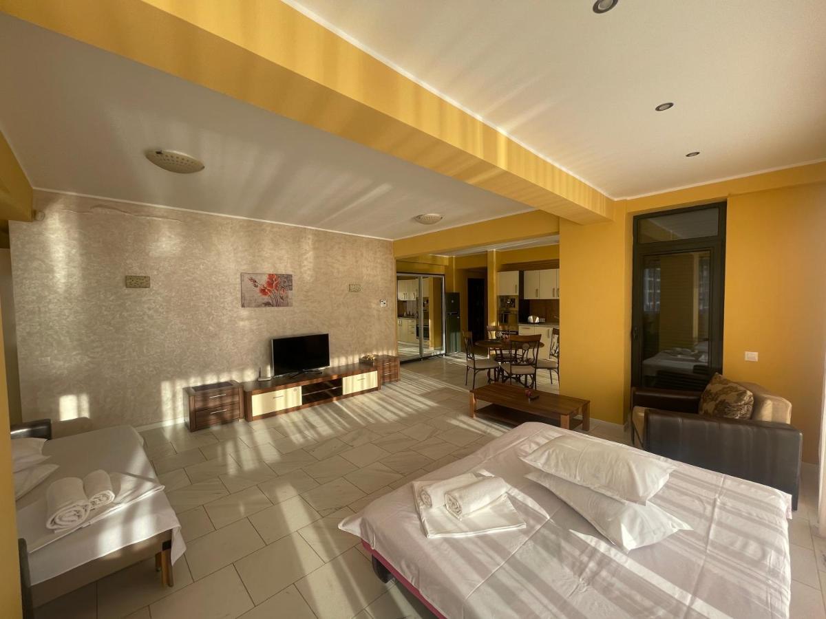 Sophia Lake View Suite Mamaia Dış mekan fotoğraf