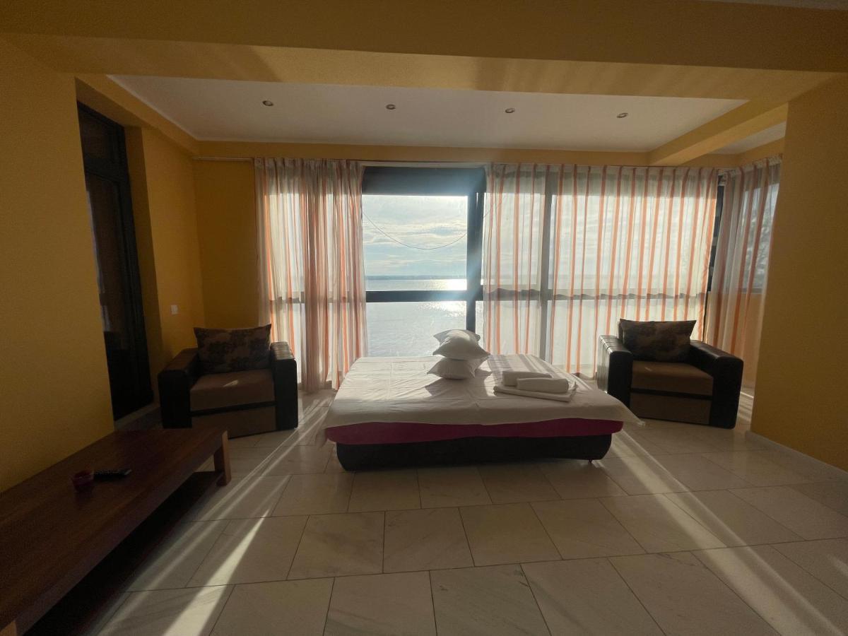 Sophia Lake View Suite Mamaia Dış mekan fotoğraf