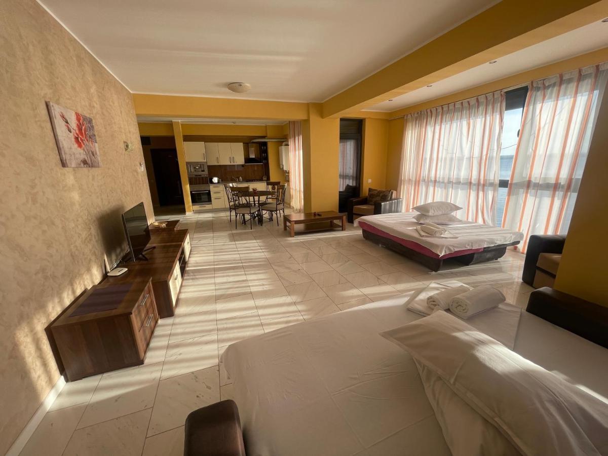 Sophia Lake View Suite Mamaia Dış mekan fotoğraf